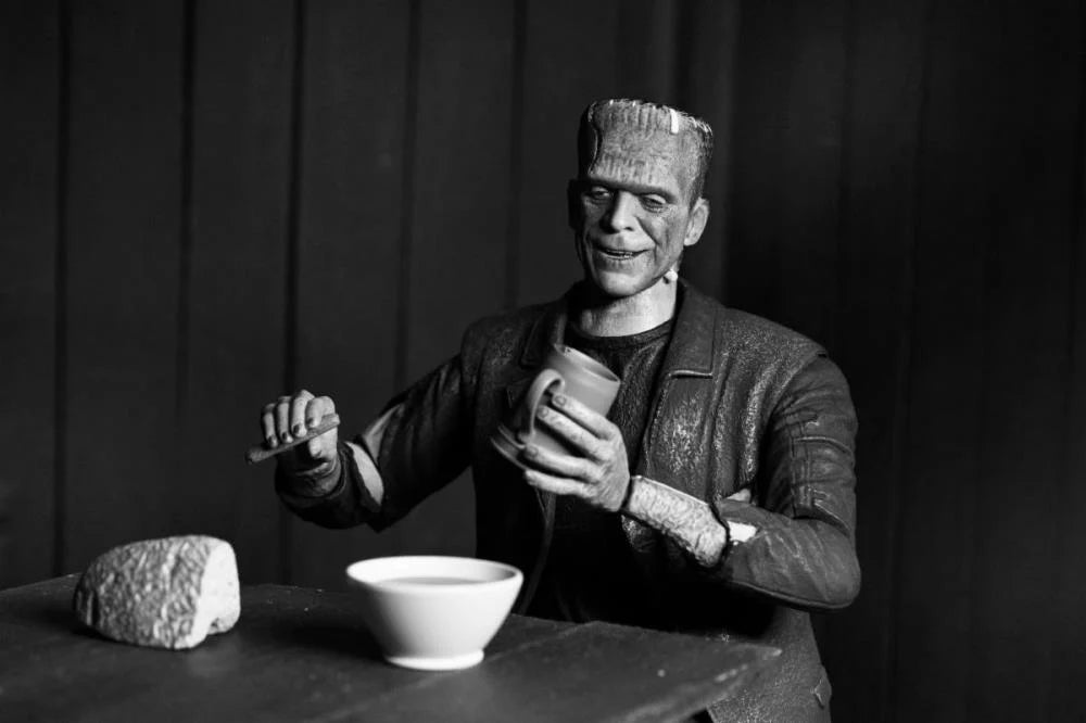 NECA Universal Monsters 7" Scale Ultimate Bride of Frankenstein Monster Action Figure