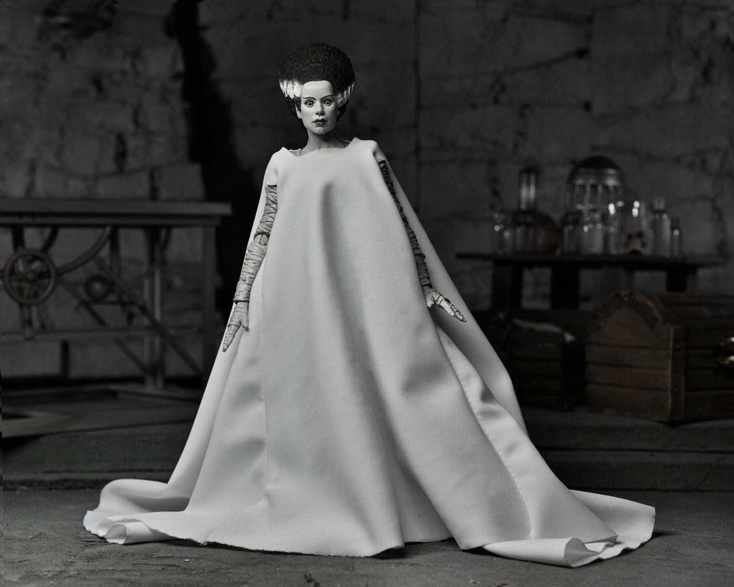 NECA Universal Monsters Bride of Frankenstein (B&W)
